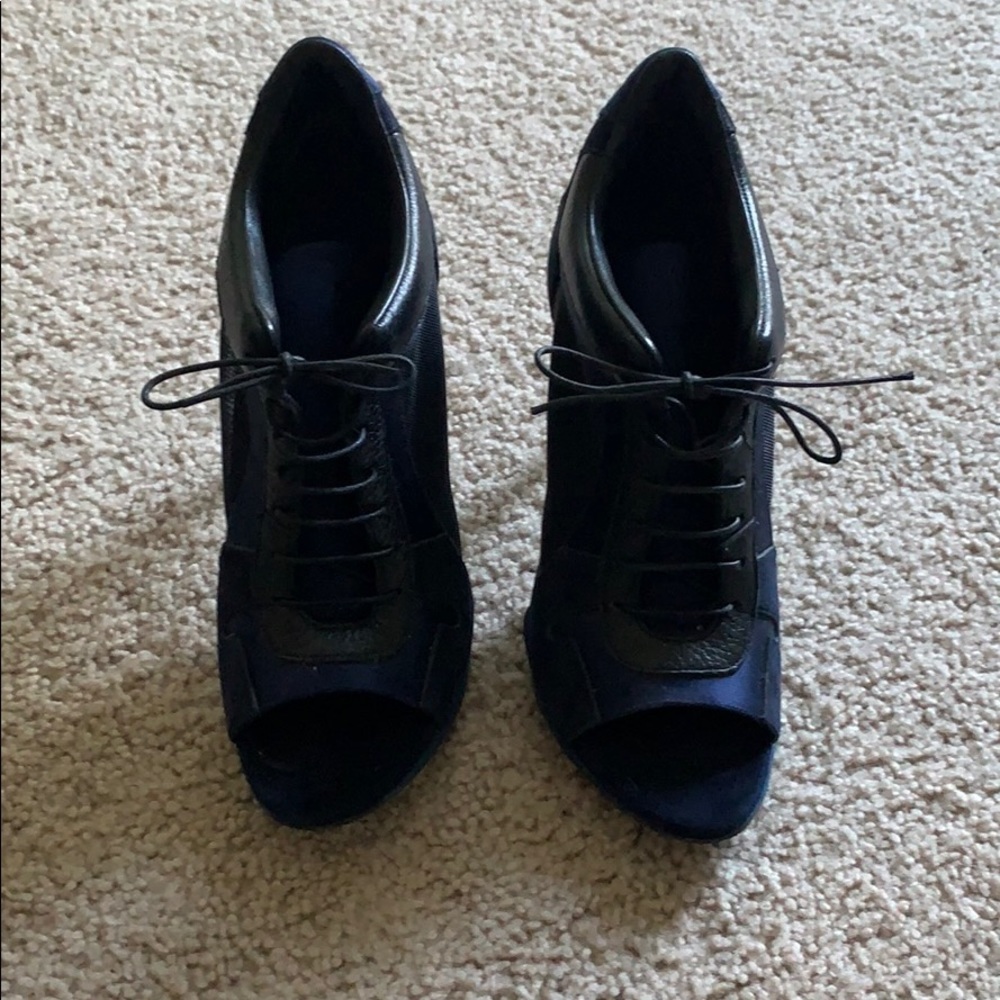 Burberry navy/black heels size 36.5
